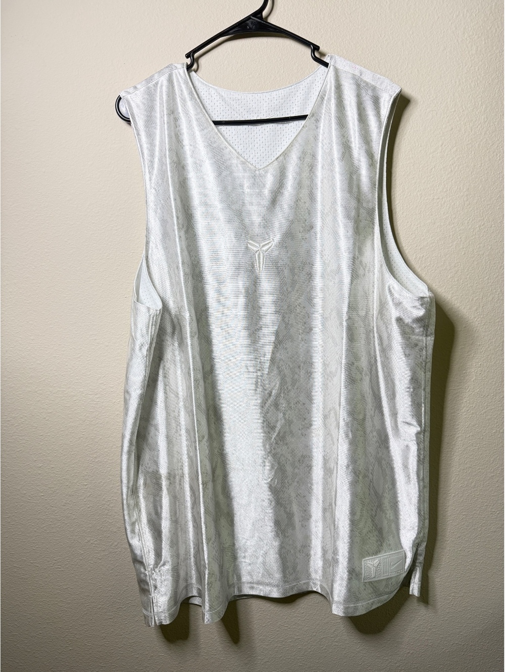 Nike Kobe Bryant Signature Basketball Jersey XL White Snake Print